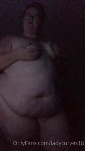 Do you like watching fat girls showing off their bodies watch this