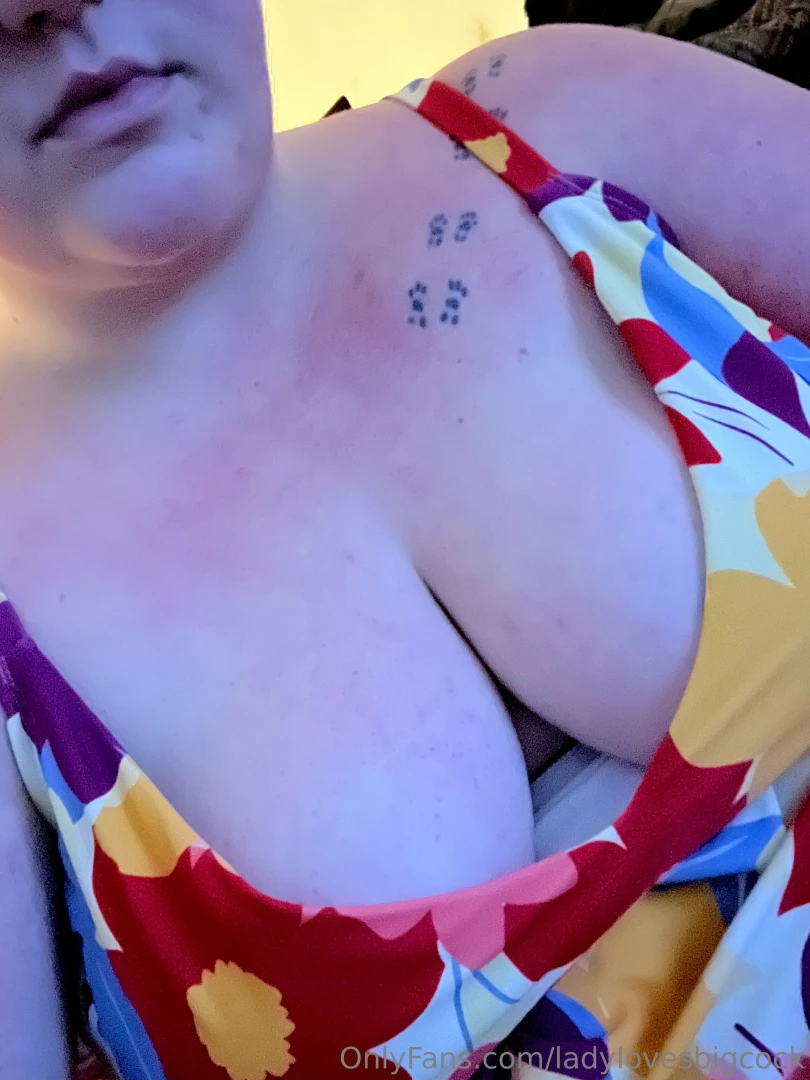 Cleavage is always fun to look at 