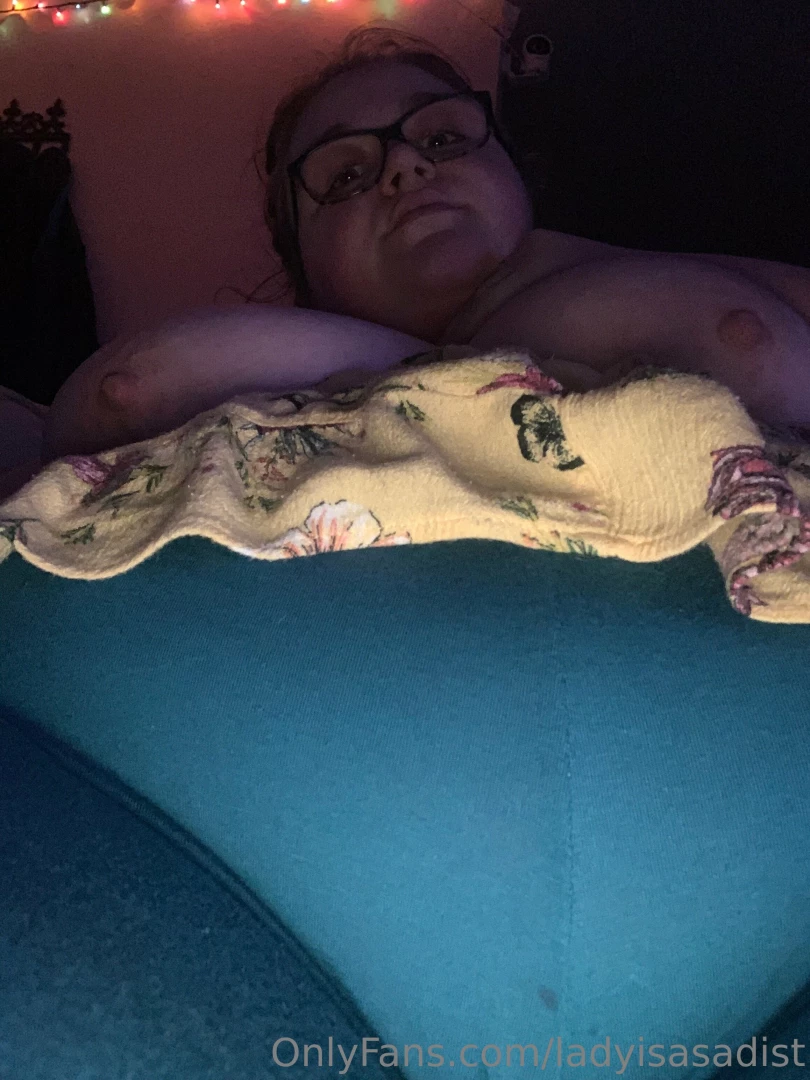 ladylovesbigcock - Imagine your face between my legs my thighs crushing your head as you part 2 