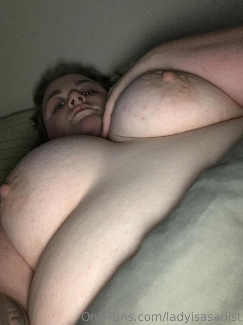 ladylovesbigcock - Good morning losers and betas what are you doing for me this findom 