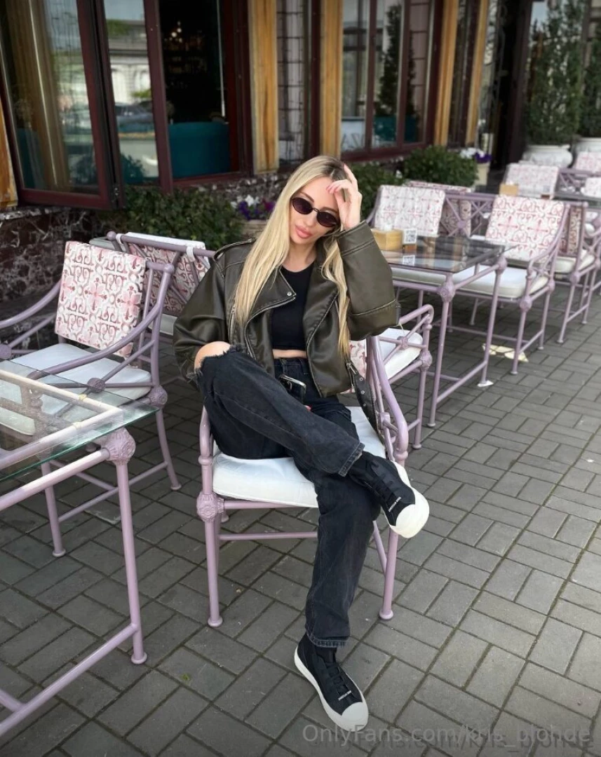Friday mood leather denim and sun what do you choose - relaxed comfort 