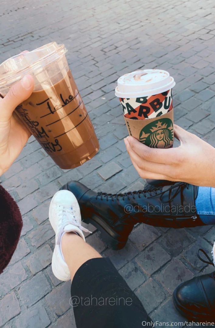 Double starbucks entre dommes part 1 
