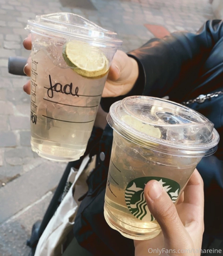 Double starbucks entre dommes 