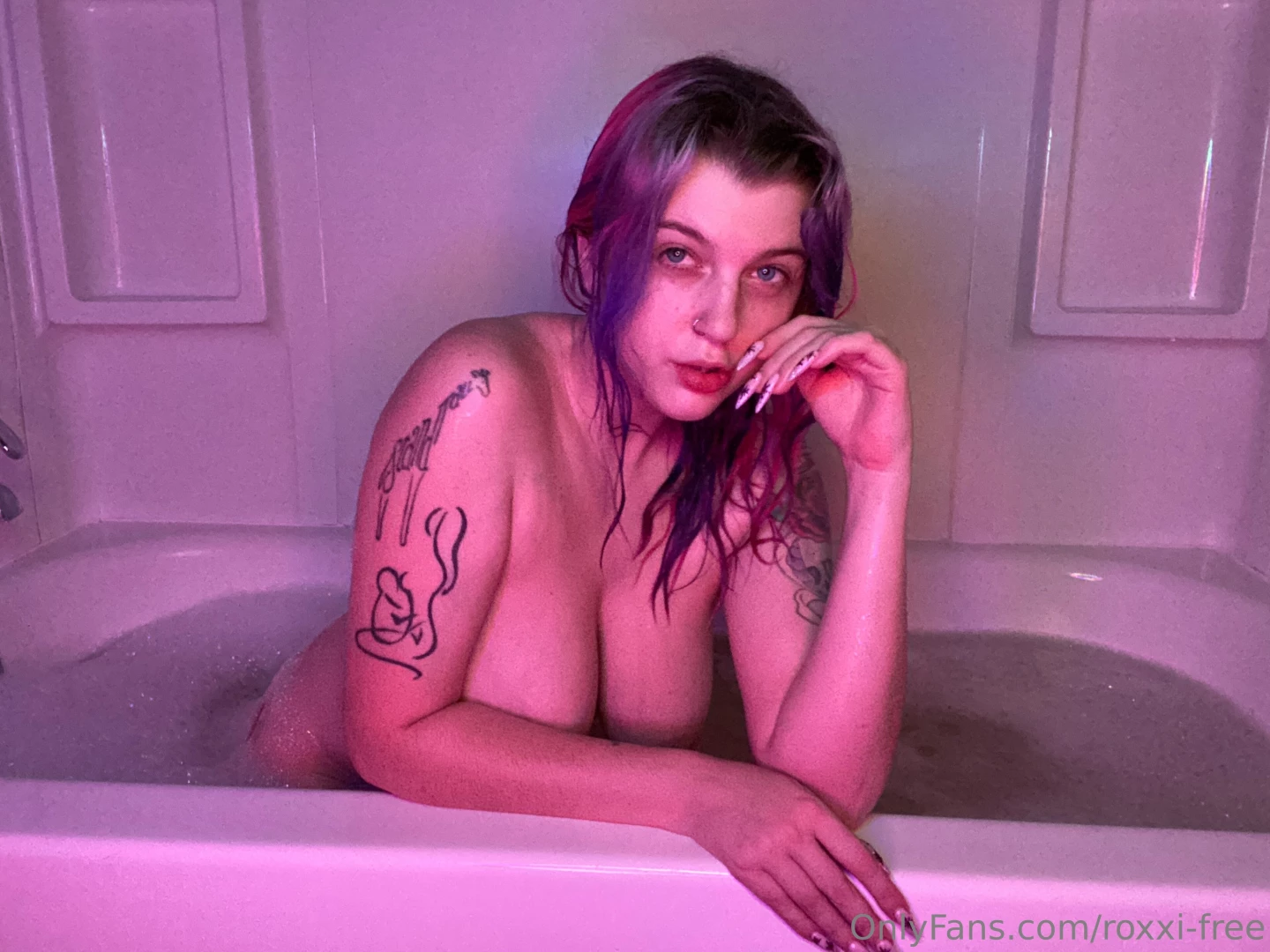 Do you think i m pretty find more of me on my vip pages solo roxxi-vip 