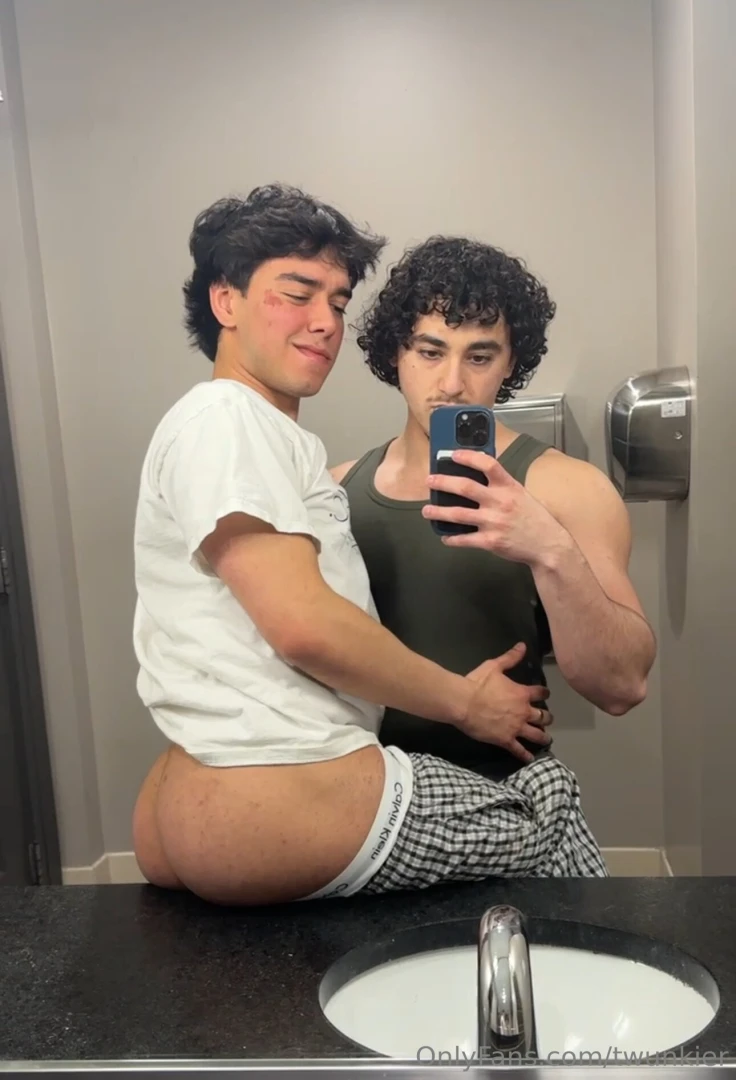 Guess what happened coincidentally w chrissstone 