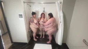 Showering with allie amp alexxxis
