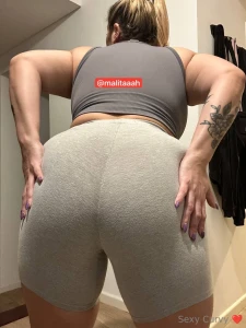 Does my ass look good in leggings