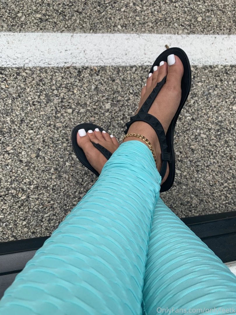 Lunch break toes what did you eat for lunch part 1 