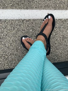 Lunch break toes what did you eat for lunch part 1