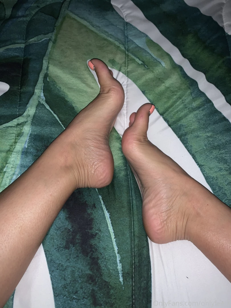 The new pedi don t mind the quarantine paint job i tried part 6 