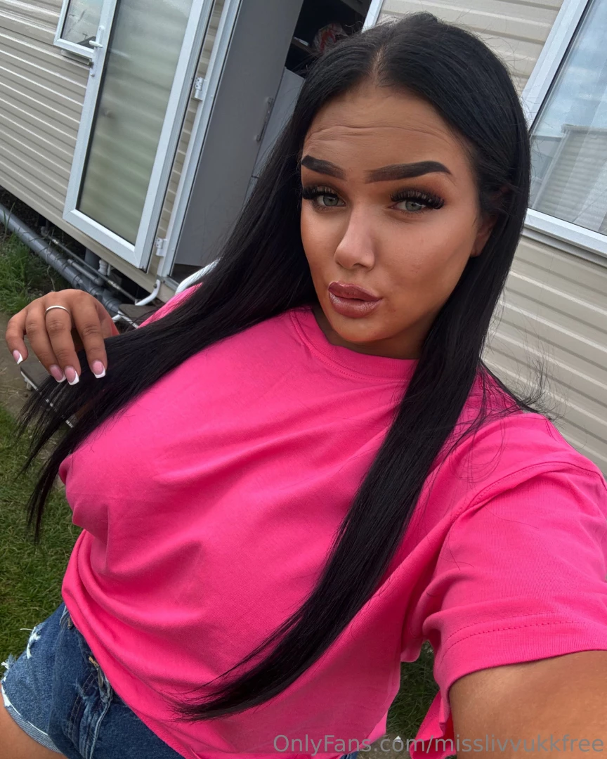 I m away on holiday for the week 