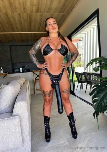 The best domme plus its free to subscribe https onlyfans com