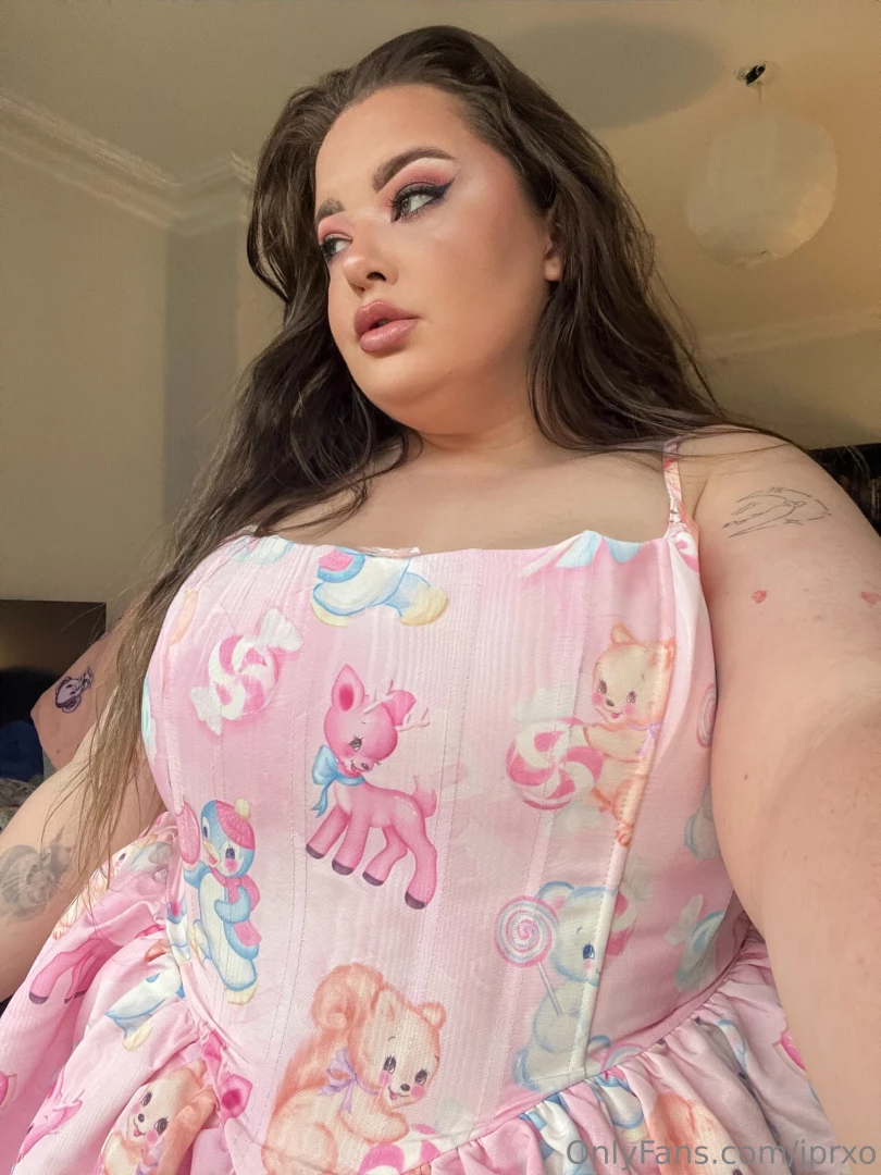 I love being a cute girly girl 