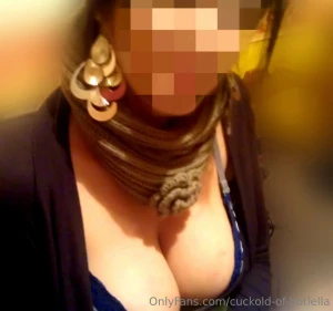 Da strapparle quel reggiseno e schizzarla tra bocca e tette part 1