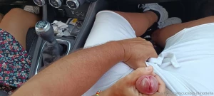 Anche quando si sta in macchina la mia meravigliosa e vogliosa moglie