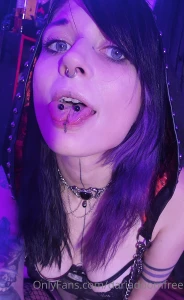 Gimme somethin to lick