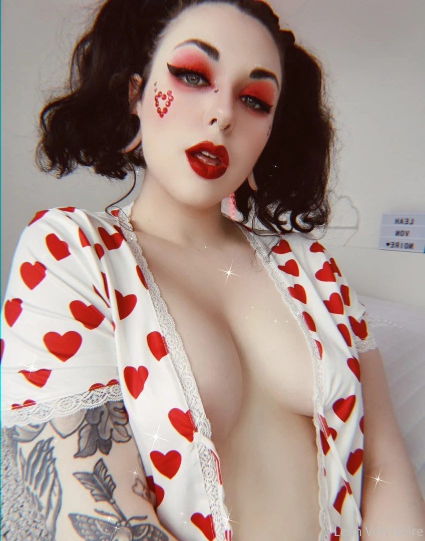 Want to see me get freaky subscribe to leahvonnoire to find out part 2 