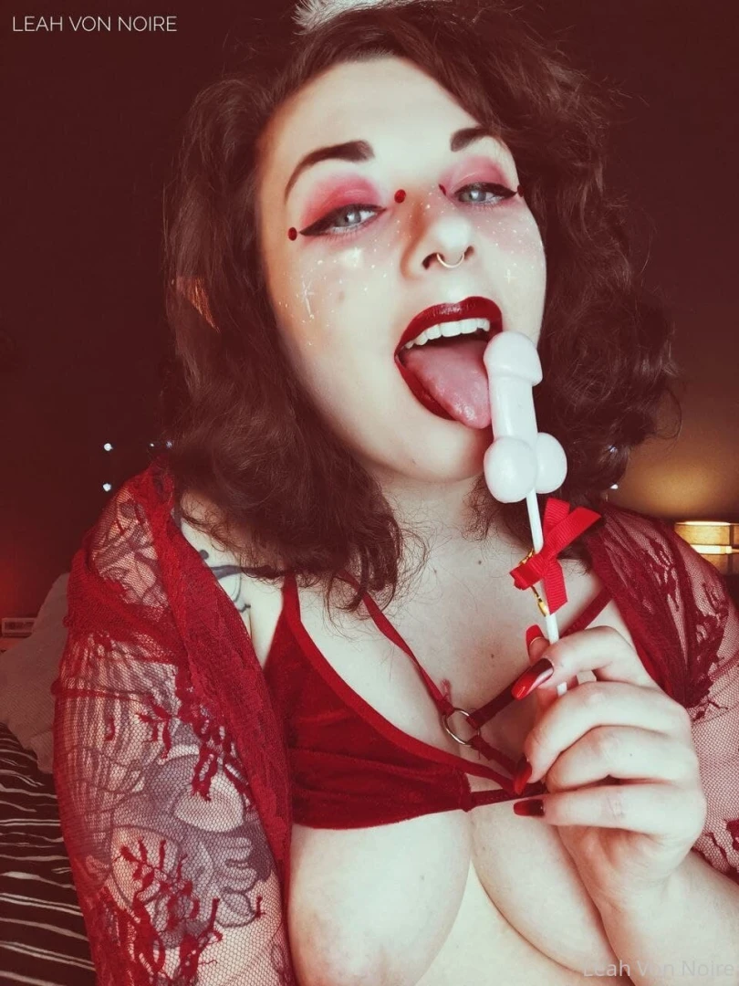 Want to see what i do behind closed doors subscribe to leahvonnoire part 1 