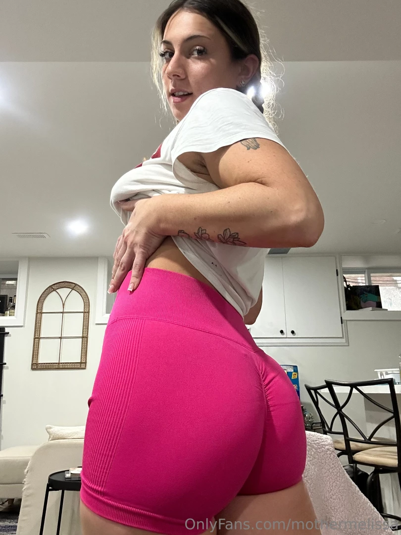 Morning workout got me so sweaty today 