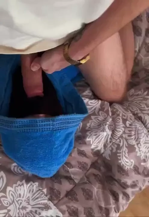 Met this guy recently and he just couldn t resist on sucking my cock 