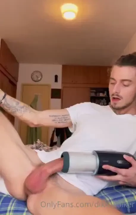 Wanna see me cum check your inbox 