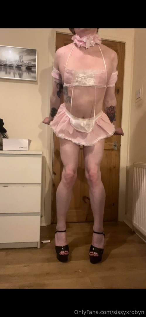 Who s gonna hire me to be their slutty maid 