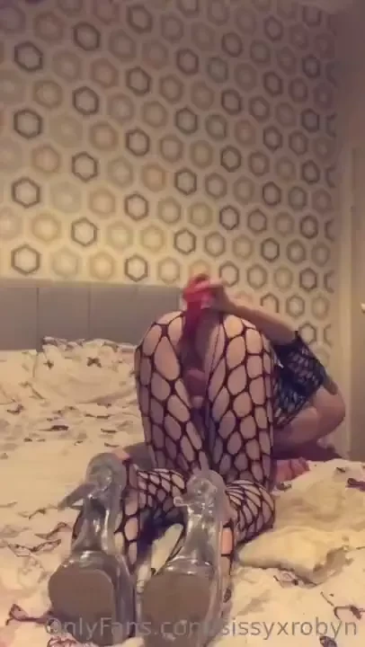 I just love fucking my ass with this dildo 