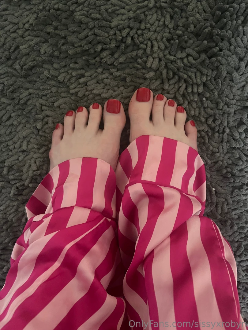 Thought my feet were looking cute this morning 