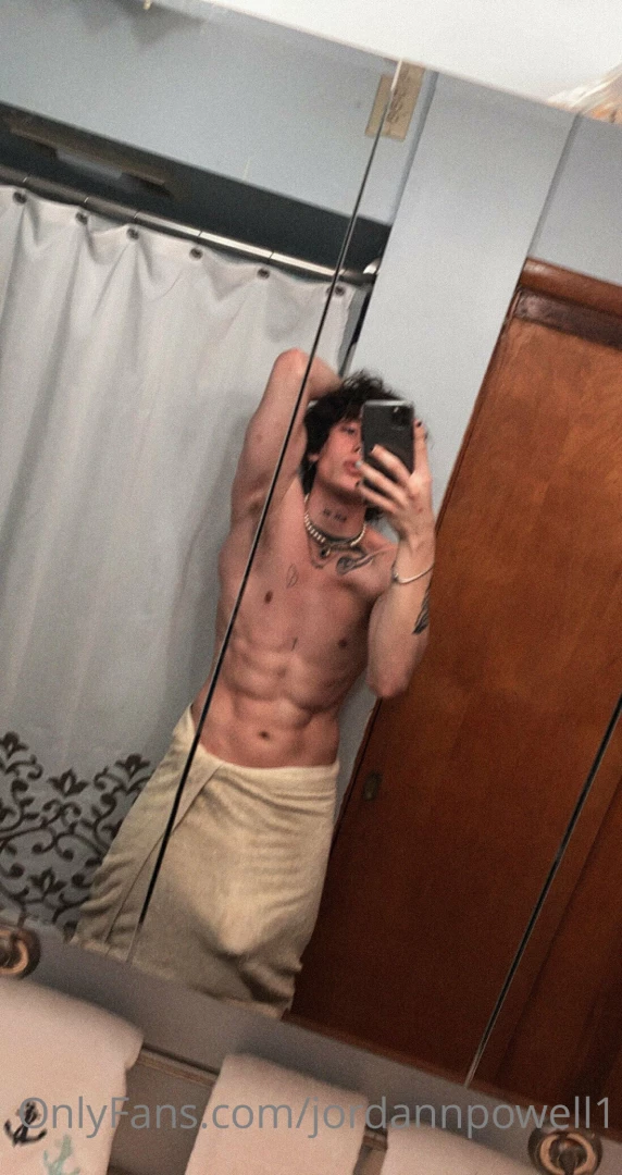 Guess whos birthday is today spoil me for my 21st im drinking so much 