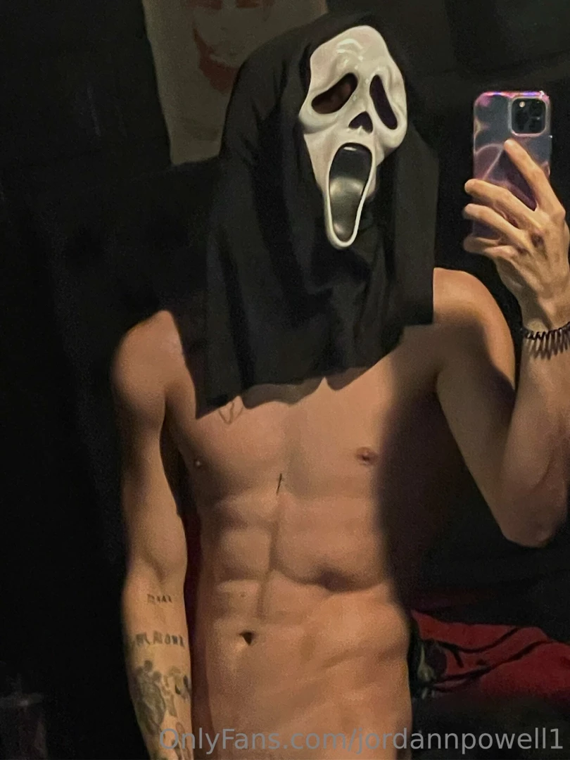 Happy fucking halloween check your messages for a hot scream nude 