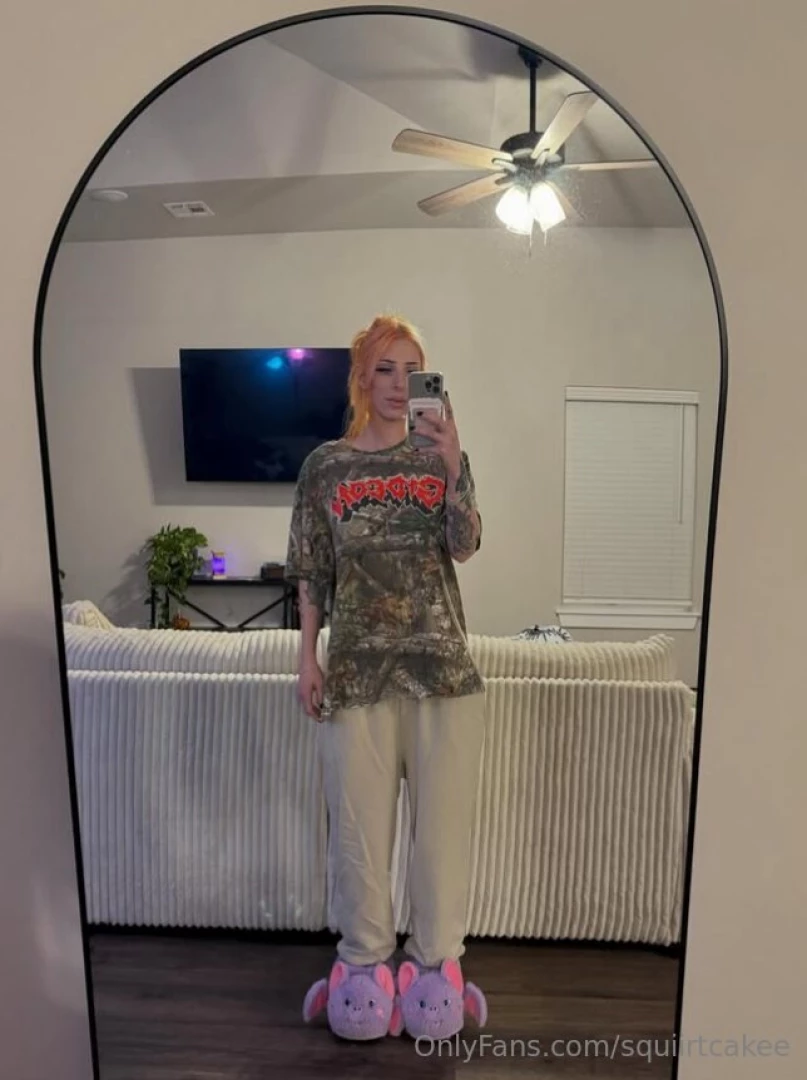 What should i wear during my live tonight any suggestions 
