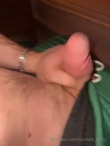 Just was playing with my dick at 6am need someone to suck my nut out