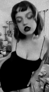 Do you like the black lipstick or no