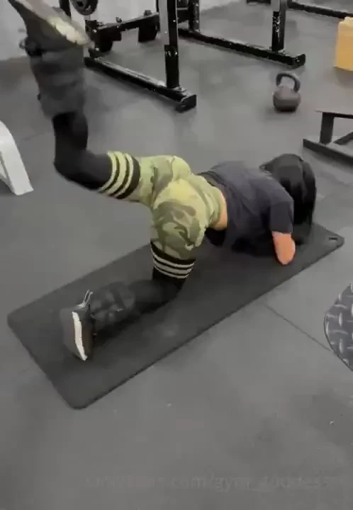 Weighted glute kickbacks make for a great way to work your glutes if 