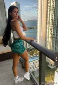 Top 7 glute exercises to grow a shelf 1 squats target the gluteus