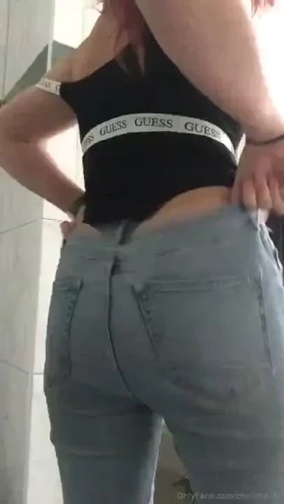 Shake what yo momma gave you get on it 