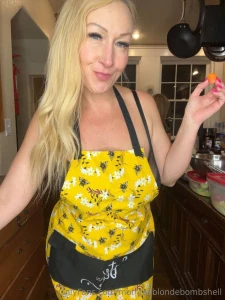 Mommas in the kitchen wanna snack