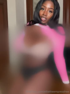 I love doing these strip teases for you daddy we can start off slow