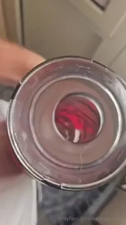 Utilizzo un masturbatore automatico per la prima volta mi sono 
