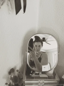 One look and you know i m up to something want to see more