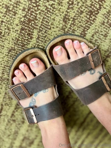 For all my feet lovers special today tip 5 and i ll dm you a minute