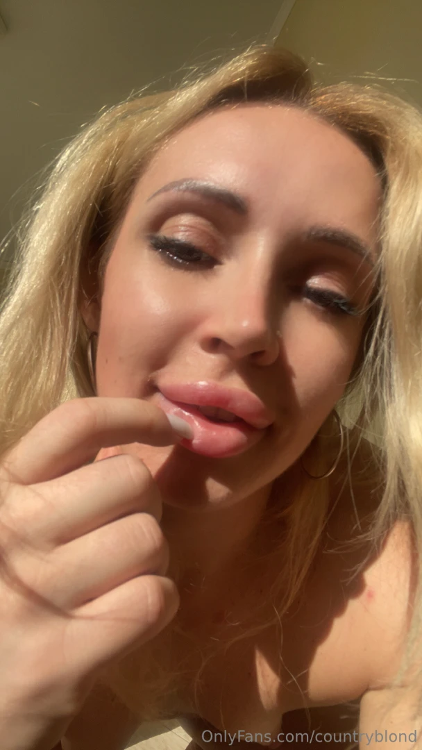 Imagine all day i was alone with hands hungry for pleasure and a body 