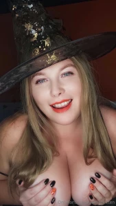 I have only treats no tricks for you explicit on uwhitekittenvip