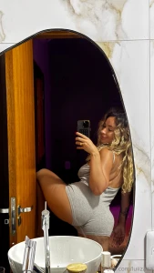 Hold my leg up like this and have ur way with me pls and thx