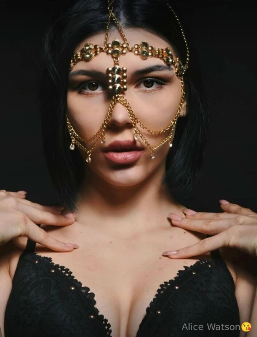 I am often told that i look like a shihirizada because i know all the 