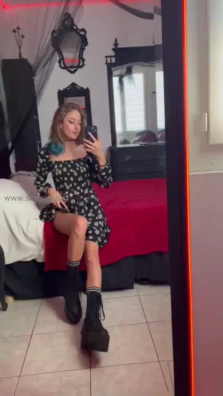 Bonsoir mes amours comment a va j ai sorti une jolie robe pour vous 