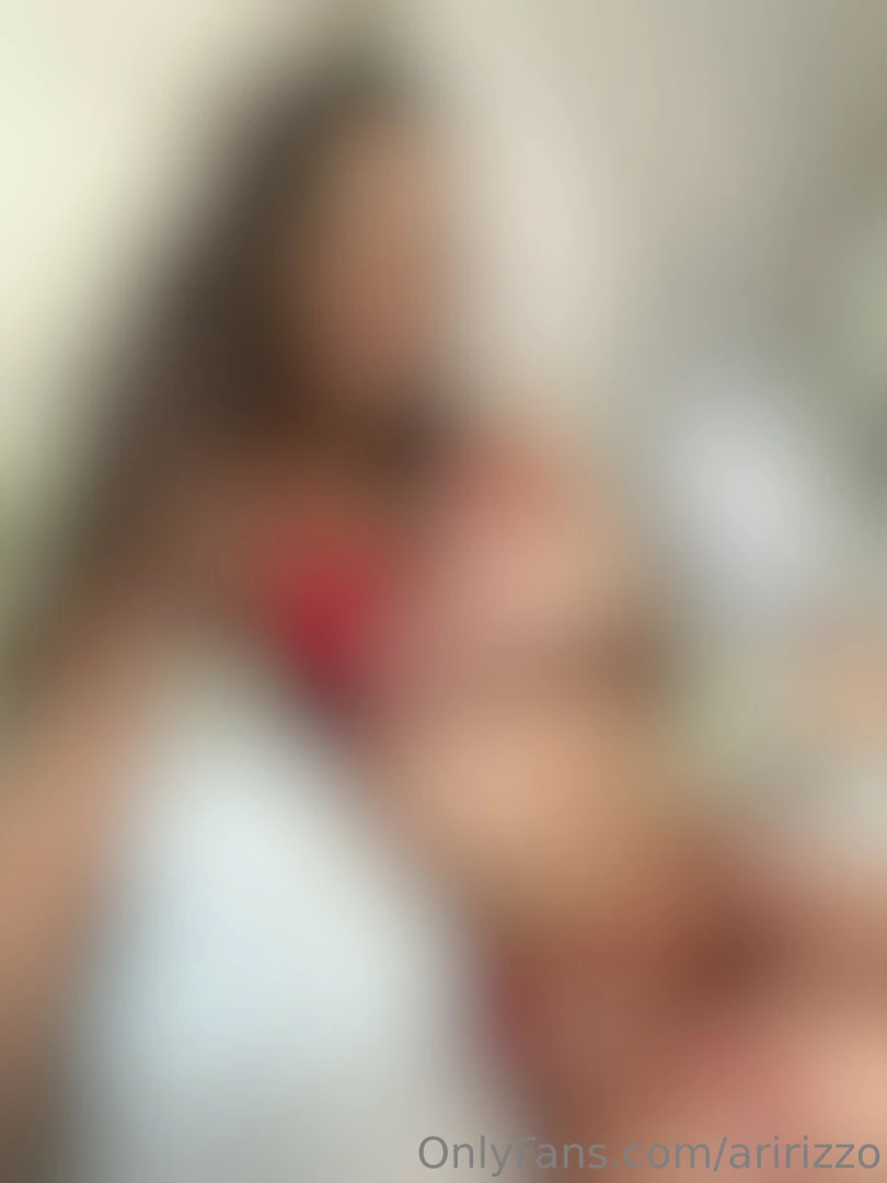 A little look on my new red lingerie tell me what you think about it 