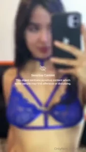 Sexting complete with this lingerie dm