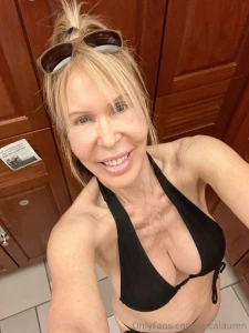 Do you prefer dirty pictures or cute selfies like this