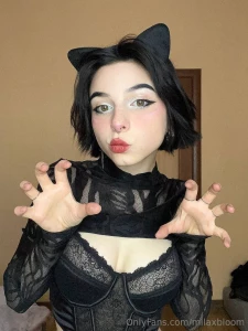 Do u like me in this outfit or i like me more without it nbsp